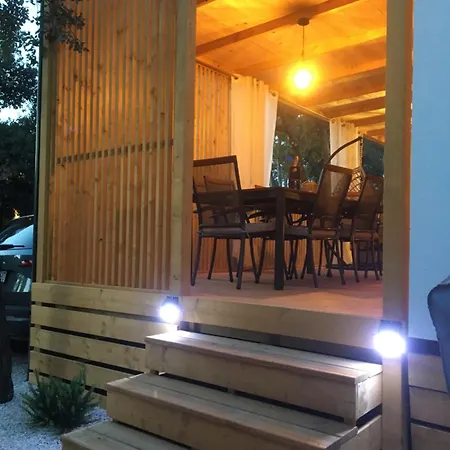Mobile Mirna Campingplatz *